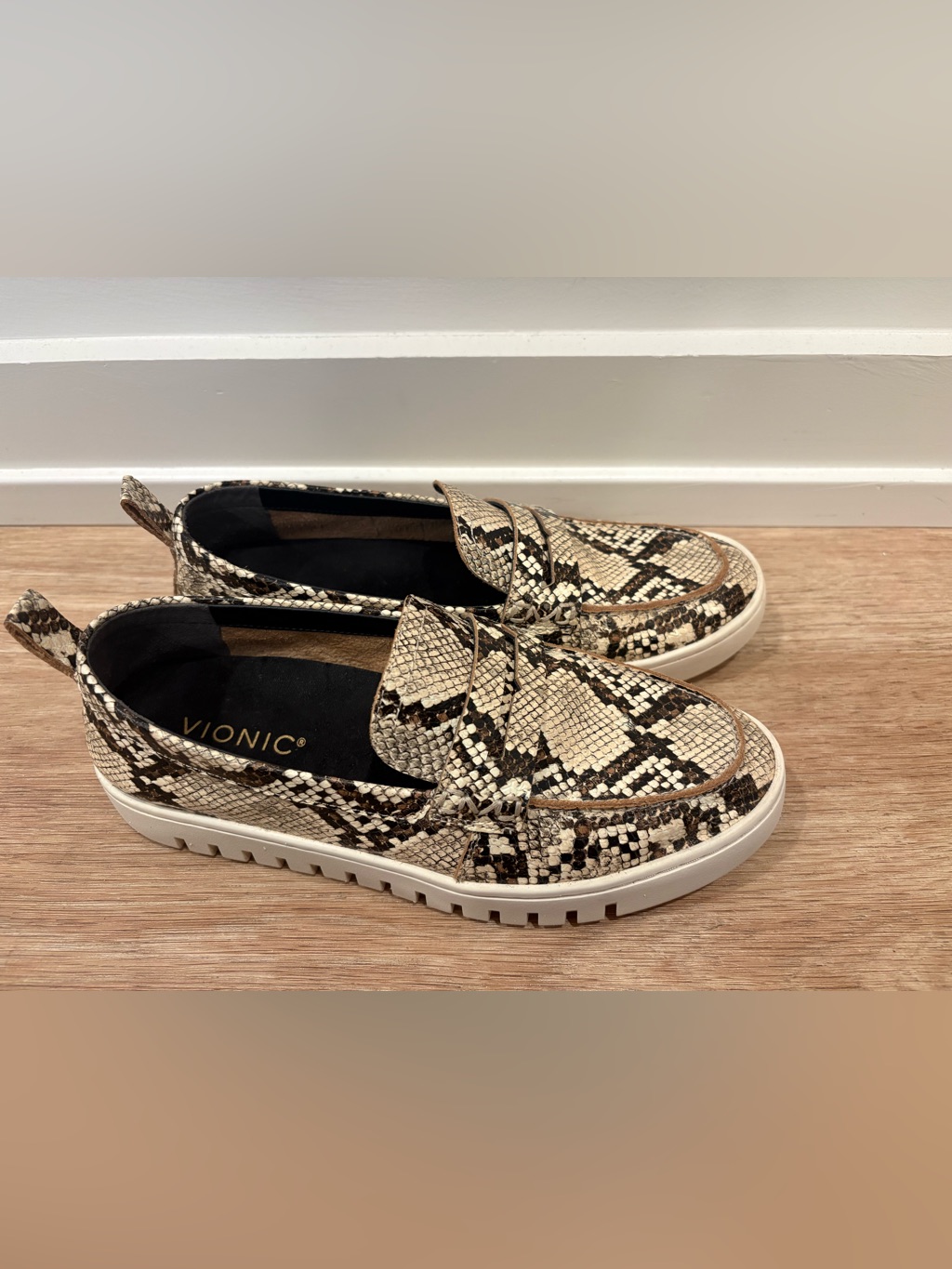Vionic Uptown Snake Print Leather Penny Loafers Brown Tan Packable Travel Comfy